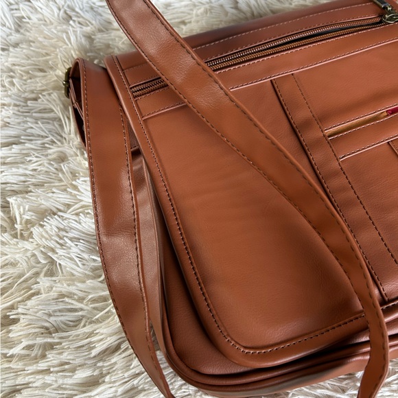 Levi's Tan Leather Messenger Bag Gift for men - Picture 5 of 6